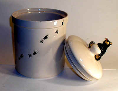 Bear Cannister Large.jpg (27242 bytes)