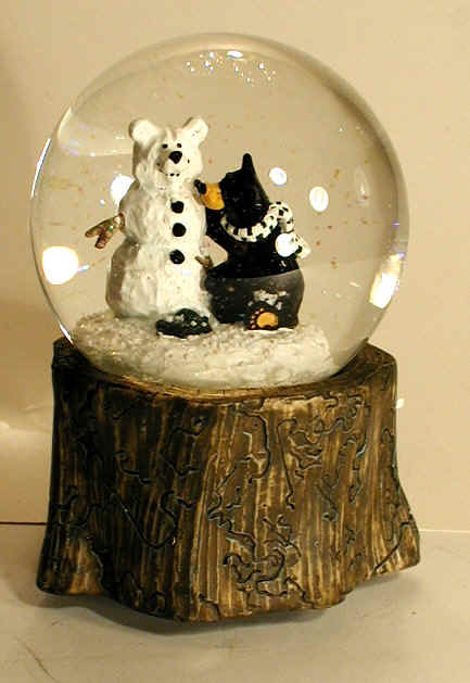 Bear with Snowbear Waterglobe.jpg (74184 bytes)