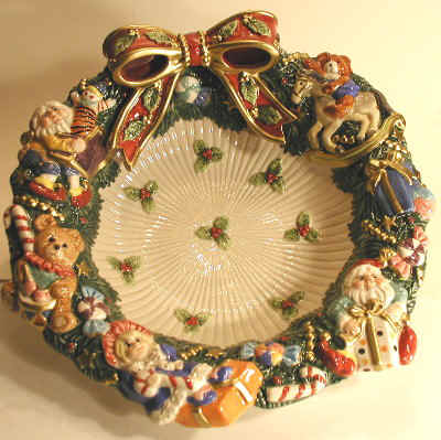FF Santa Toys Bowl.jpg (63923 bytes)